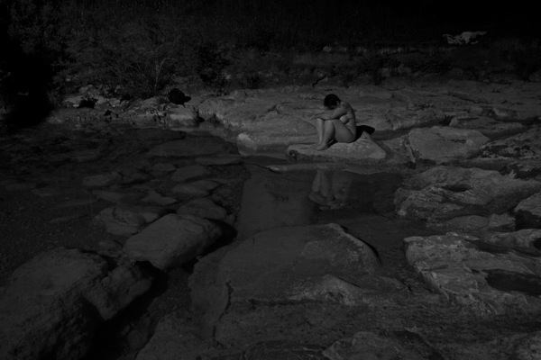 Beispielbild "Nude in the dark of the night"